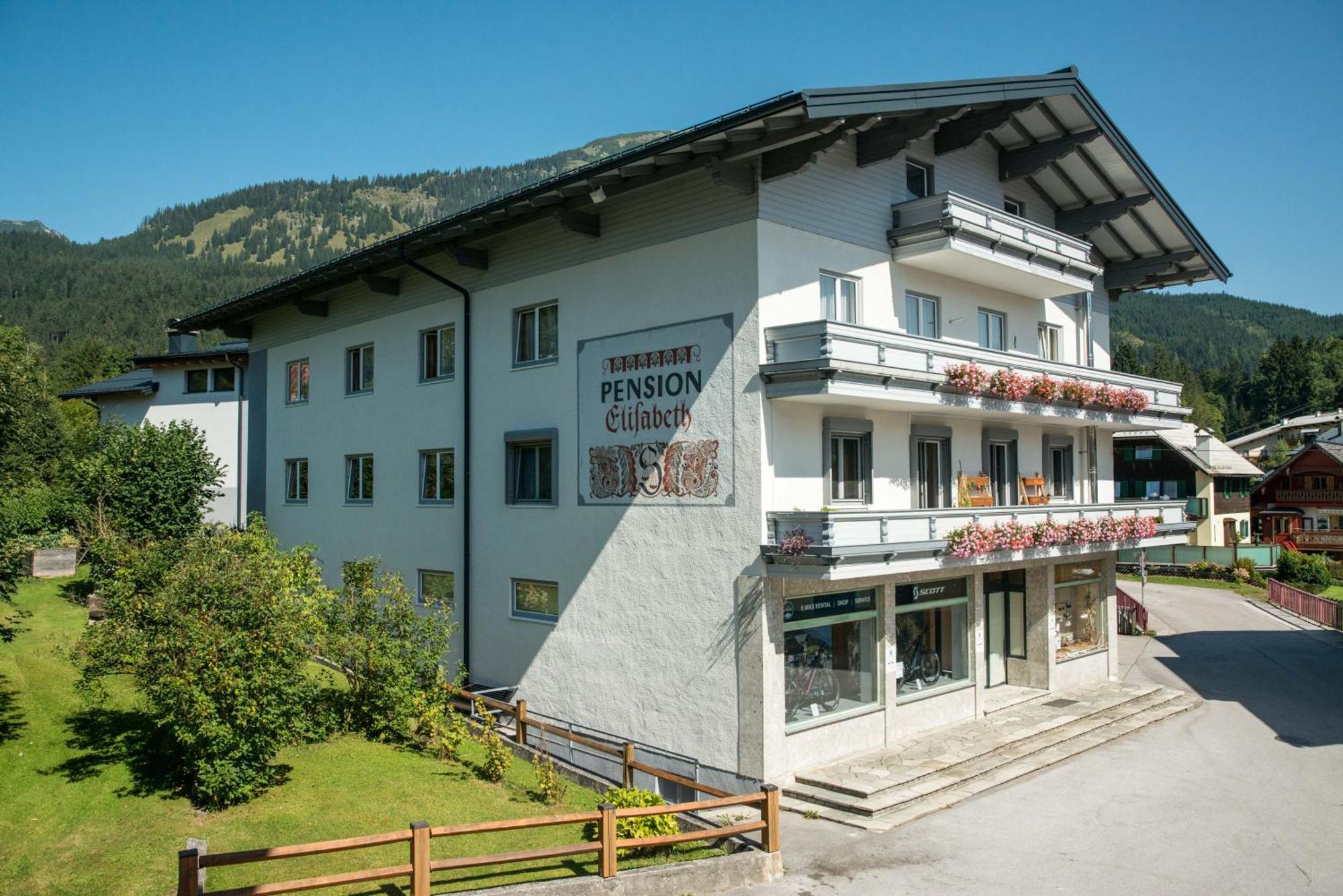 Pension Elisabeth Russbach am Pass Gschuett Exterior photo